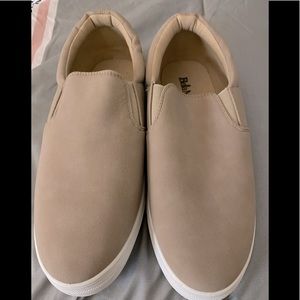 Bela Marie slide ons in tan